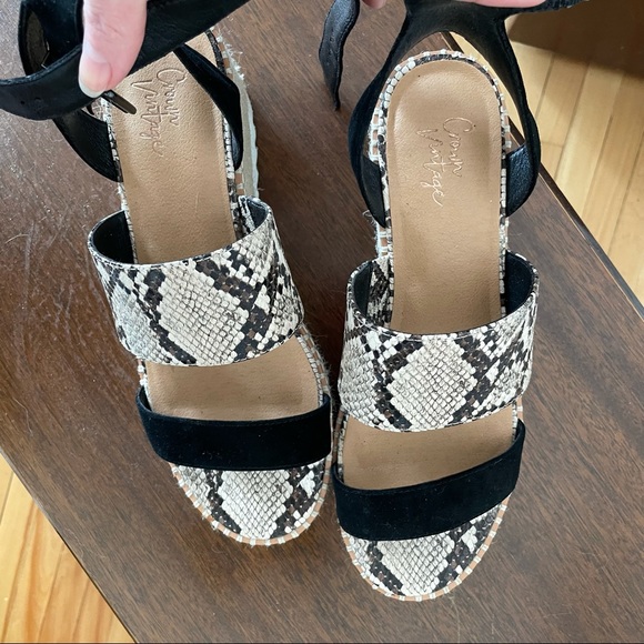 Crown Vintage Espadrilles - Picture 4 of 5